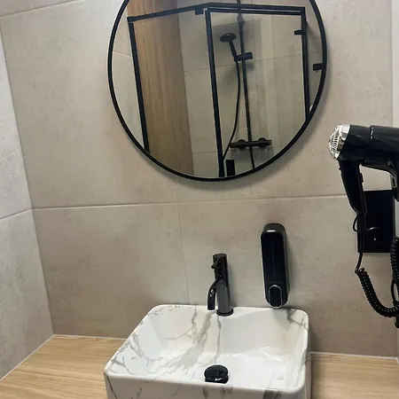 Planeta 106 - Tylko 100 M Do Glownego Deptaku I Plazy! ミエルノ